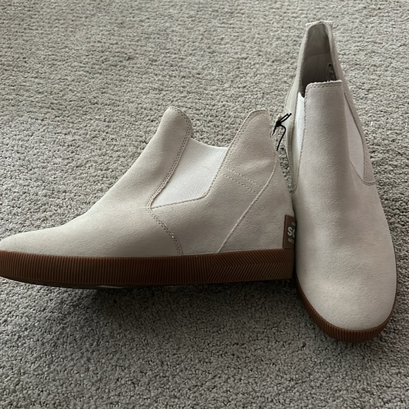 Sorel women’s out n about slip-on wedge boot, suede uppers, rubber sole - Picture 5 of 6